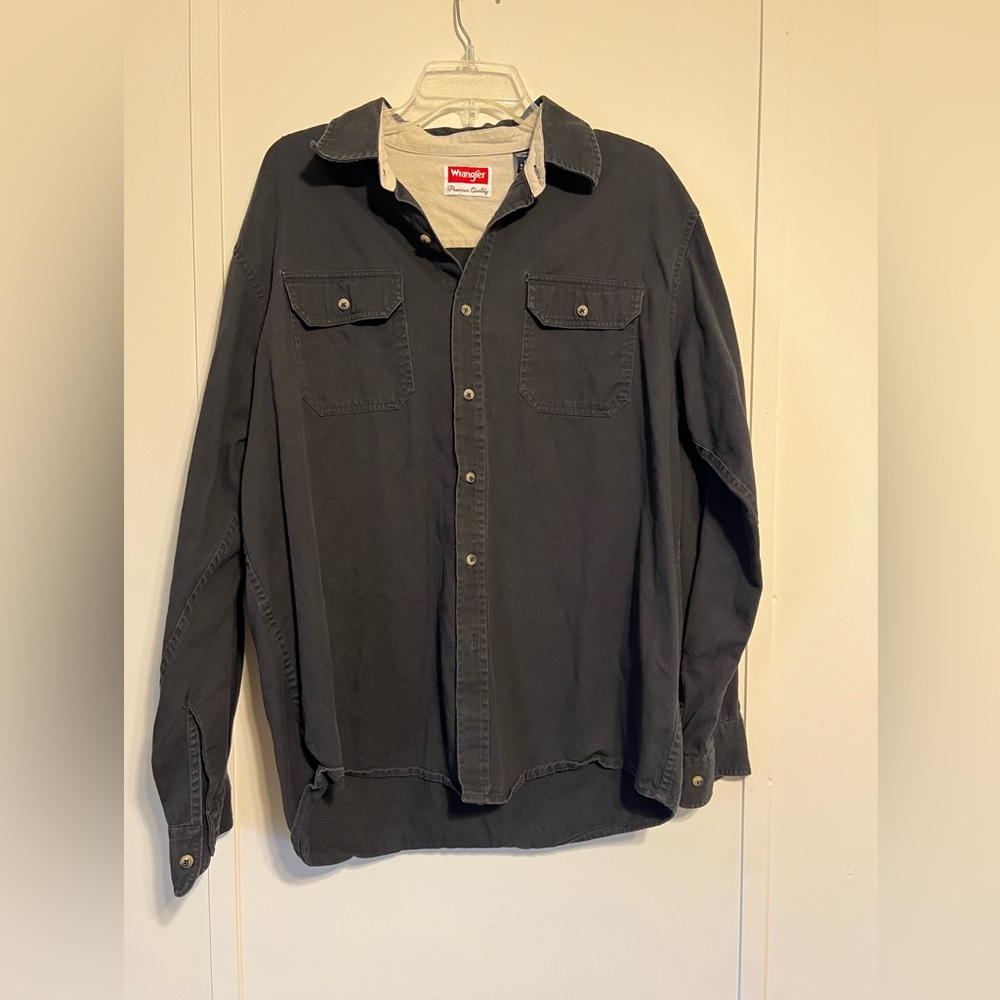 ✨Men’s Wrangler Button Down Black✨